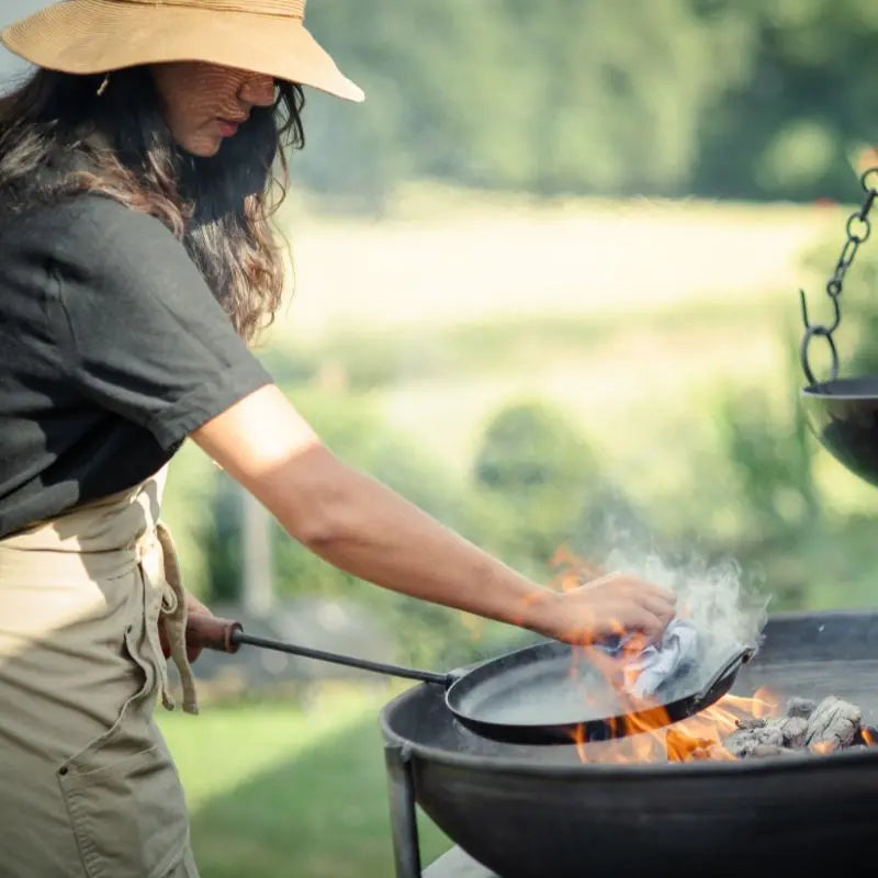 Firepits UK Long Handled Pan   