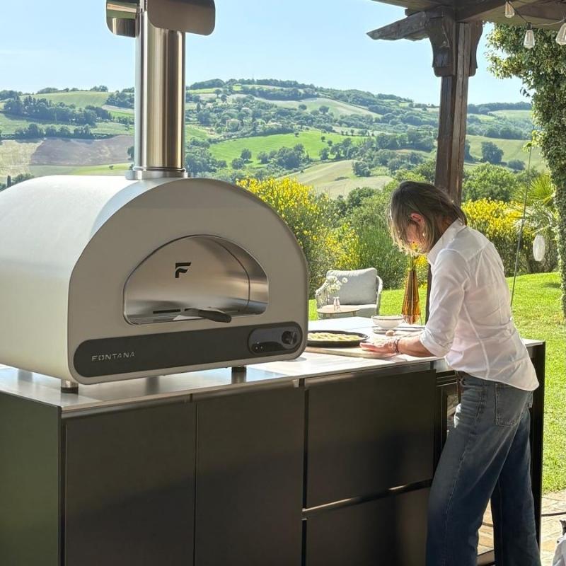 Fontana Ignes Outdoor Kitchen - 5 Burner Grill, Volta 70 Pizza Oven, Hob, Storage and Fridge